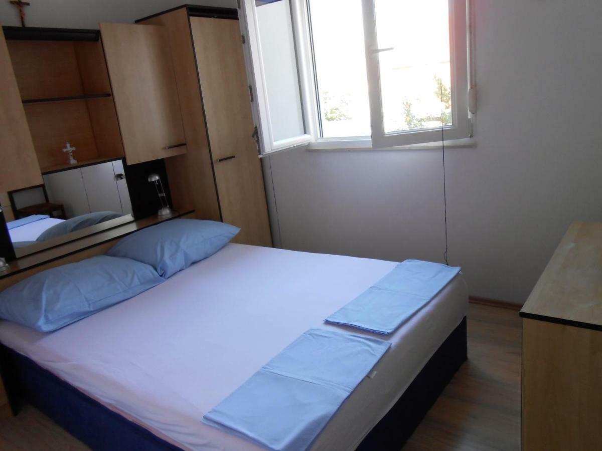 Gogi Apartman Donji Okrug  Exteriör bild